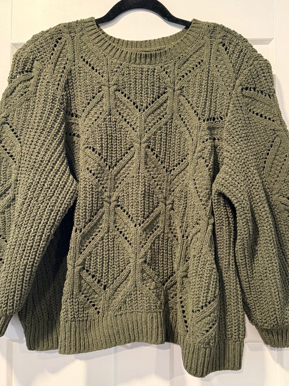 Maurices Lightweight Chunky Cable Knit Sweater in Hunter Green